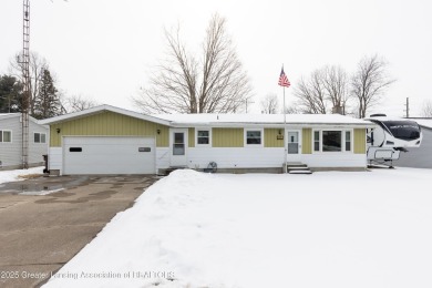 Step into this practical 3-bedroom, 2.5-bath home featuring on Oak Lane Golf Course, Inc. in Michigan - for sale on GolfHomes.com, golf home, golf lot