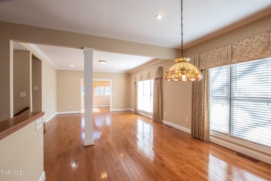 This luxury brick and stone townhome is located in Eagle Ridge on Virginian Golf Club in Virginia - for sale on GolfHomes.com, golf home, golf lot