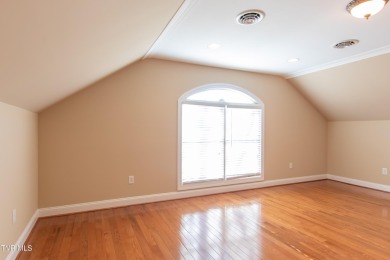 This luxury brick and stone townhome is located in Eagle Ridge on Virginian Golf Club in Virginia - for sale on GolfHomes.com, golf home, golf lot