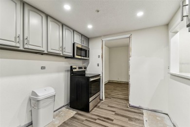 Under contract-accepting backup offers. Three bedroom/Two Bath - on Innisbrook Resort and Golf Club in Florida - for sale on GolfHomes.com, golf home, golf lot