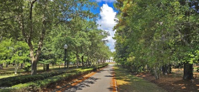 Well maintained, open concept home in Brunswick Plantation. With on Brunswick Plantation and Golf Resorts in North Carolina - for sale on GolfHomes.com, golf home, golf lot