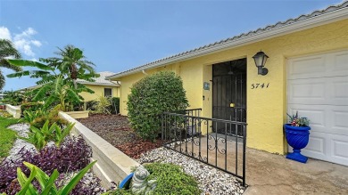 NEW PICTURES Welcome to Village Green! Here is the opportunity on Village Green Golf Club of Sarasota in Florida - for sale on GolfHomes.com, golf home, golf lot