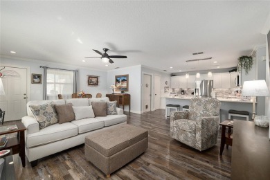WELCOME to this PRISTINE PATIO VILLA in The Villages. This 2 on The Links of Spruce Creek in Florida - for sale on GolfHomes.com, golf home, golf lot