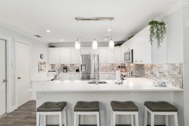 WELCOME to this PRISTINE PATIO VILLA in The Villages. This 2 on The Links of Spruce Creek in Florida - for sale on GolfHomes.com, golf home, golf lot