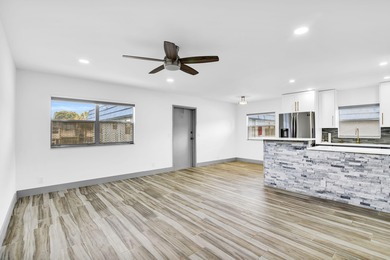 Like new 2 Br 2 full bath, condo with open kitchen featuring on Kings Point Golf - Executive in Florida - for sale on GolfHomes.com, golf home, golf lot