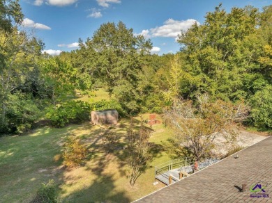 All brick classic beauty on 3/4 acres in lovely Perrydise.  You on Perry Country Club in Georgia - for sale on GolfHomes.com, golf home, golf lot