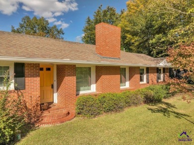 All brick classic beauty on 3/4 acres in lovely Perrydise.  You on Perry Country Club in Georgia - for sale on GolfHomes.com, golf home, golf lot