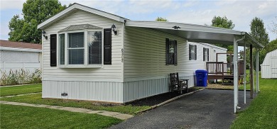 G R E A T   N E W   P R I C E!   This is lovely 3 bedroom on Winding Creek Executive Course in New York - for sale on GolfHomes.com, golf home, golf lot