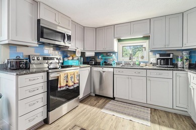 Welcome to your new oasis in the desirable Windjammer Village on Indian Wells Golf Course in South Carolina - for sale on GolfHomes.com, golf home, golf lot