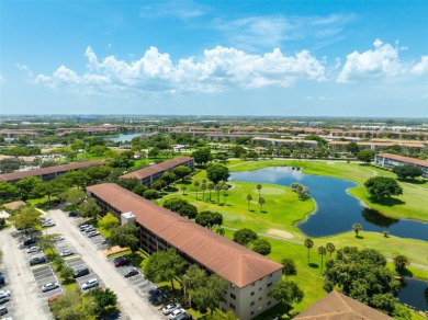 Welcome to this resort style community! This 2 Bed/ 1.5 Bath on Flamingo Lakes Country Club in Florida - for sale on GolfHomes.com, golf home, golf lot