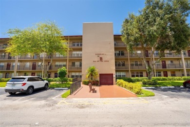 Welcome to this resort style community! This 2 Bed/ 1.5 Bath on Flamingo Lakes Country Club in Florida - for sale on GolfHomes.com, golf home, golf lot