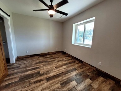 Extremely Low AC bills - $48 in June, $59 in July, set at 72 on Hilltop Lakes Resort Golf Club in Texas - for sale on GolfHomes.com, golf home, golf lot