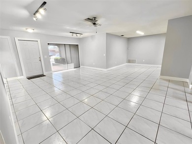 Well kept 3BR/2BA pool home in desirable west Sunrise community on Sunrise Lakes Phase III in Florida - for sale on GolfHomes.com, golf home, golf lot