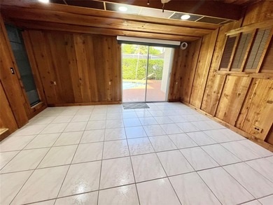 Well kept 3BR/2BA pool home in desirable west Sunrise community on Sunrise Lakes Phase III in Florida - for sale on GolfHomes.com, golf home, golf lot