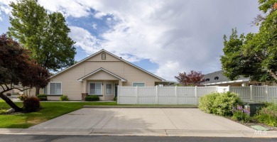 Freedom awaits! Come see this inviting single-level townhouse on Lakeview Golf Club in Idaho - for sale on GolfHomes.com, golf home, golf lot