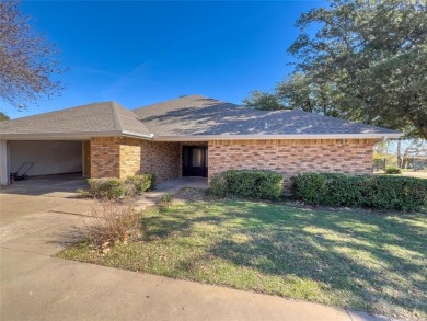 Beautiful 3 bedroom, 2.5 bath house on the 12th tee box at the on Waxahachie Country Club in Texas - for sale on GolfHomes.com, golf home, golf lot