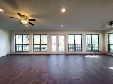 Beautiful 3 bedroom, 2.5 bath house on the 12th tee box at the on Waxahachie Country Club in Texas - for sale on GolfHomes.com, golf home, golf lot