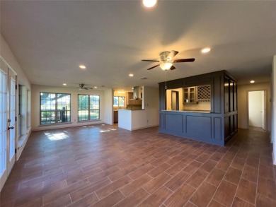 Beautiful 3 bedroom, 2.5 bath house on the 12th tee box at the on Waxahachie Country Club in Texas - for sale on GolfHomes.com, golf home, golf lot