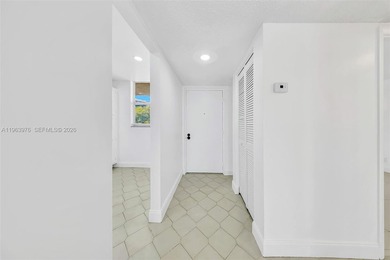 Beautifully maintained condo located in a desirable 55+ on Inverrary Country Club in Florida - for sale on GolfHomes.com, golf home, golf lot