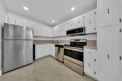 Beautifully maintained condo located in a desirable 55+ on Inverrary Country Club in Florida - for sale on GolfHomes.com, golf home, golf lot