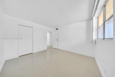 Beautifully maintained condo located in a desirable 55+ on Inverrary Country Club in Florida - for sale on GolfHomes.com, golf home, golf lot