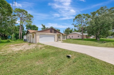 Don't miss this amazing 2BD/2BA/2CG in South Venice with an on Jacaranda West Country Club in Florida - for sale on GolfHomes.com, golf home, golf lot