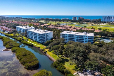 Under contract-accepting backup offers. This corner 3 BR / 3 1/2 on Longboat Key Golf Club Resort in Florida - for sale on GolfHomes.com, golf home, golf lot