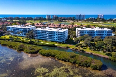 Under contract-accepting backup offers. This corner 3 BR / 3 1/2 on Longboat Key Golf Club Resort in Florida - for sale on GolfHomes.com, golf home, golf lot