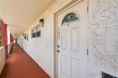 Great 2/2 apartment in perfect condition, ready to move in on on Hollybrook Golf and Tennis Club  in Florida - for sale on GolfHomes.com, golf home, golf lot