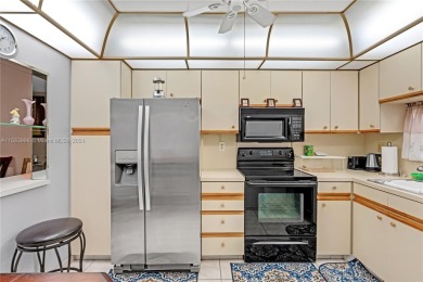 Great 2/2 apartment in perfect condition, ready to move in on on Hollybrook Golf and Tennis Club  in Florida - for sale on GolfHomes.com, golf home, golf lot