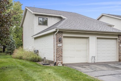 Welcome to this beautiful move-in ready one story condo in The on The Moors Golf Club in Michigan - for sale on GolfHomes.com, golf home, golf lot