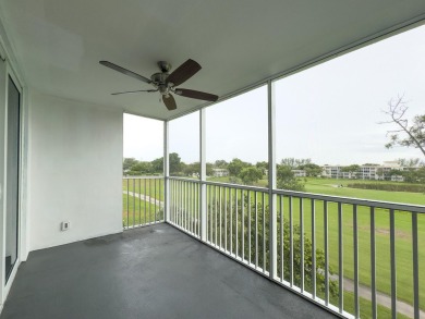 Beautifully renovated 2-bedroom, 2-bath condo in desirable Palm on Palm-Aire Country Club and Resort - Palms in Florida - for sale on GolfHomes.com, golf home, golf lot