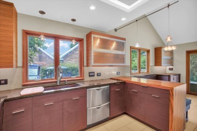 Discover this beautiful 3 bed, 2.5 bath home located in the on Lincolnshire Fields Country Club in Illinois - for sale on GolfHomes.com, golf home, golf lot