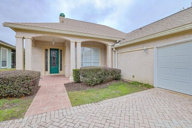 Charming Golf Villa in sought after Magnolia Point Golf and on Magnolia Point Golf and Country Club in Florida - for sale on GolfHomes.com, golf home, golf lot