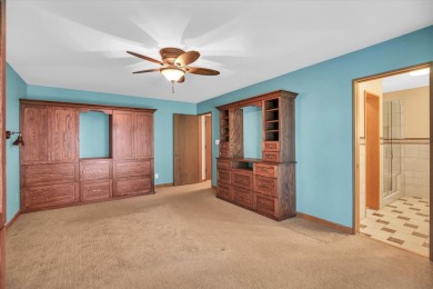 Discover this beautiful 3 bed, 2.5 bath home located in the on Lincolnshire Fields Country Club in Illinois - for sale on GolfHomes.com, golf home, golf lot