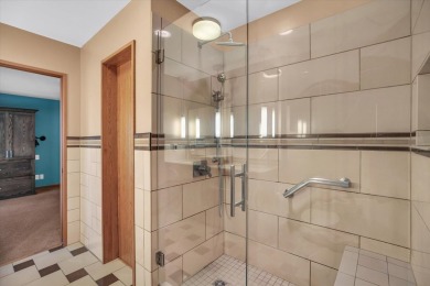 Discover this beautiful 3 bed, 2.5 bath home located in the on Lincolnshire Fields Country Club in Illinois - for sale on GolfHomes.com, golf home, golf lot