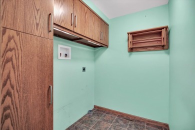 Discover this beautiful 3 bed, 2.5 bath home located in the on Lincolnshire Fields Country Club in Illinois - for sale on GolfHomes.com, golf home, golf lot