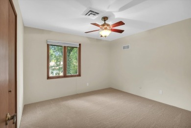 Discover this beautiful 3 bed, 2.5 bath home located in the on Lincolnshire Fields Country Club in Illinois - for sale on GolfHomes.com, golf home, golf lot