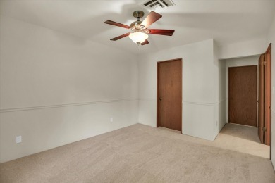 Discover this beautiful 3 bed, 2.5 bath home located in the on Lincolnshire Fields Country Club in Illinois - for sale on GolfHomes.com, golf home, golf lot