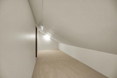 Discover this beautiful 3 bed, 2.5 bath home located in the on Lincolnshire Fields Country Club in Illinois - for sale on GolfHomes.com, golf home, golf lot