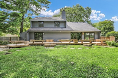 Discover this beautiful 3 bed, 2.5 bath home located in the on Lincolnshire Fields Country Club in Illinois - for sale on GolfHomes.com, golf home, golf lot