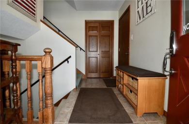 Super clean, immaculately maintained 3 bed, 2 bath split-level on Stones Throw Golf Course in Minnesota - for sale on GolfHomes.com, golf home, golf lot