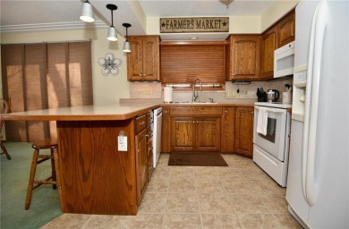 Super clean, immaculately maintained 3 bed, 2 bath split-level on Stones Throw Golf Course in Minnesota - for sale on GolfHomes.com, golf home, golf lot