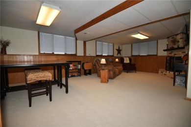 Super clean, immaculately maintained 3 bed, 2 bath split-level on Stones Throw Golf Course in Minnesota - for sale on GolfHomes.com, golf home, golf lot