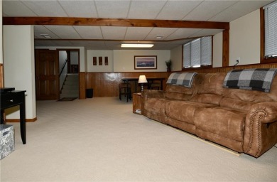 Super clean, immaculately maintained 3 bed, 2 bath split-level on Stones Throw Golf Course in Minnesota - for sale on GolfHomes.com, golf home, golf lot