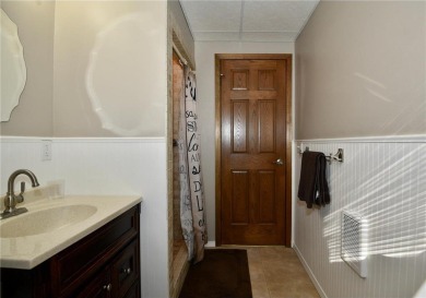 Super clean, immaculately maintained 3 bed, 2 bath split-level on Stones Throw Golf Course in Minnesota - for sale on GolfHomes.com, golf home, golf lot