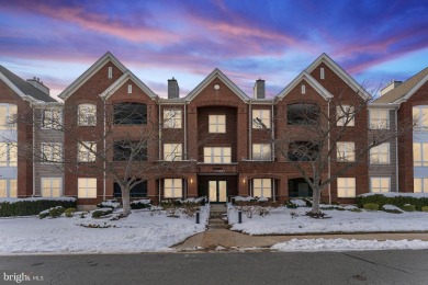 ENJOY carefree lifestyle in this  meticulous  sunlit end unit on Heritage Hunt Golf and Country Club in Virginia - for sale on GolfHomes.com, golf home, golf lot
