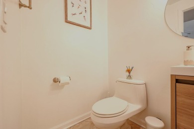 Don't miss this exceptional bright and beautiful spaious on Old Orchard Country Club in Illinois - for sale on GolfHomes.com, golf home, golf lot