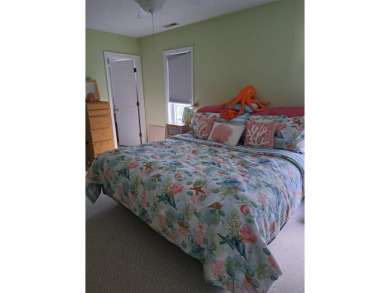 Great location for this well maintained 3 bedroom home with 2 on Captains Cove Golf and Yacht Club in Virginia - for sale on GolfHomes.com, golf home, golf lot