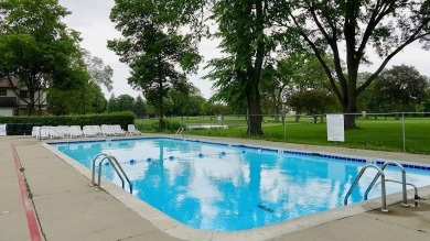 Don't miss this exceptional bright and beautiful spaious on Old Orchard Country Club in Illinois - for sale on GolfHomes.com, golf home, golf lot